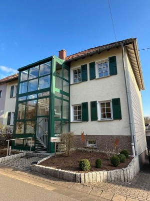 HASBORN :  3 ZKB/G-WC mit BALKON und GARAGE in RUHIGER LAGE !