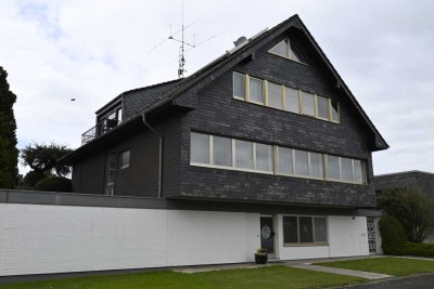 Helle 3-Zimmer Dachgeschosswohnung in Leverkusen-Steinbüchel