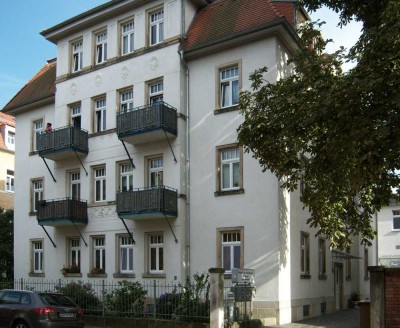 Stilvolle, sanierte 1,5-Raum-Wohnung mit Balkon und EBK in Dresden