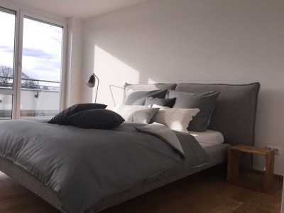 Schöne, lichtdurchflutete 4-Zimmer DG-Wohnung mit 31m² Süd-Dachterrasse in Neubiberg