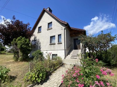Platz für die ganze Familie – Einfamilenhaus mit Potenzial in Langewiesen