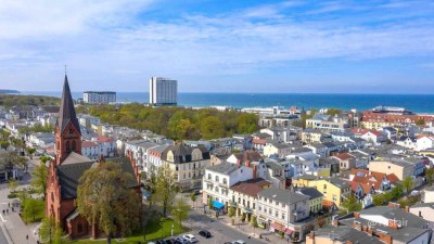 Wohnen im Herzen des Seebades Warnemünde - Helle 3-Zimmer Eigentumswohnung mit ca. 22 m² Westbalkon