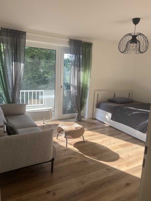 Exklusive, modernisierte 1-Zimmer-Wohnung mit Balkon in Düsseldorf