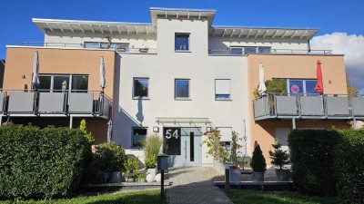 2-Zimmerwohnung im Dachgeschoss mit großem uneinsehbaren Südbalkon