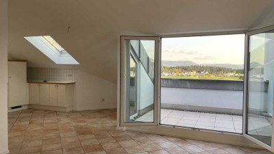 Helle 3-Zimmer-Wohnung mit tollem Ausblick in ruhiger Lage, EBK, Loggia, Kellerraum, Abstellpatz