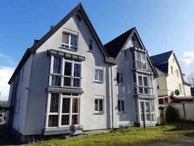 Schöne 2-Zimmer-DG-Wohnung mit Balkon und EBK in Lübeck - Schlutup