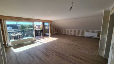 Schöne kernsanierte 4,5-Raum-DG-Wohnung mit Balkon in Rodenbach