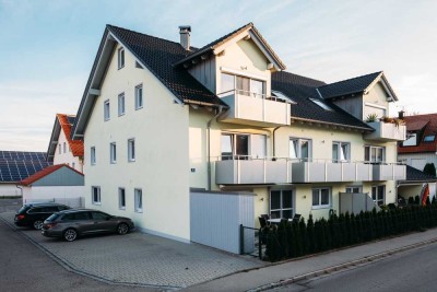 Attraktive 3,5-Zimmer-Wohnung mit Süd Balkon in Türkheim