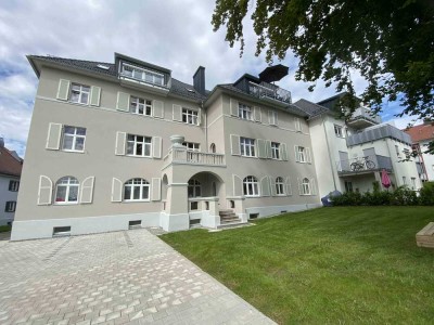 Neuwertige Dachgeschosswohnung nähe Lindaupark, mit See- und Bergsicht
