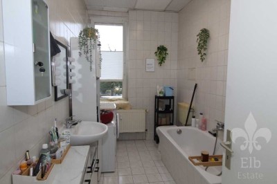 Niedliche 2 Raum Wohnung in Magdeburg/Cracau mit Tageslichtbad, Wanne, Dusche und separater Küche