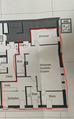 Möblierte, neuwertige 4-Zimmer-DG-Wohnung mit luxuriöser Innenausstattung in Neuburg an der Donau