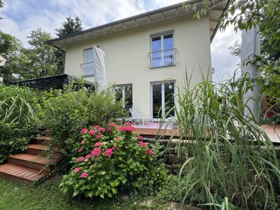 Schönes Einfamilienhaus in zentraler Lage mit eingewachsenem Garten und niedrigem Energieverbrauch
