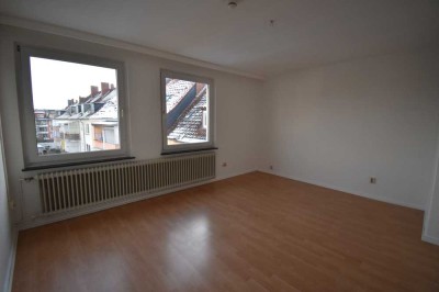 schöne helle 3-Zimmer Wohnung mit Balkon