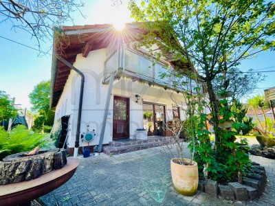 Gepflegtes Wohnhaus mit Ferienwohnung in Ottenhofen