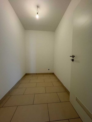 Moderne Wohnung in ruhiger Lage mit Loggia, Stellplatz und Aufzug