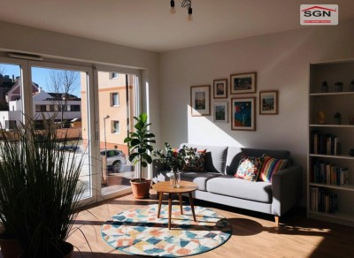 Beautiful Apartment Ready for Immediate Occupancy – Parking Space Included -Schöne Wohnung zum Sofortbezug und mit PKW-Abstellplatz inklusive