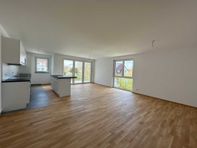 Hochwertige 4 Zi. Whg. (Bj. 2023), Balkon, EBK, Gäste-WC, Abstellk., Keller, 2x Stellplatz