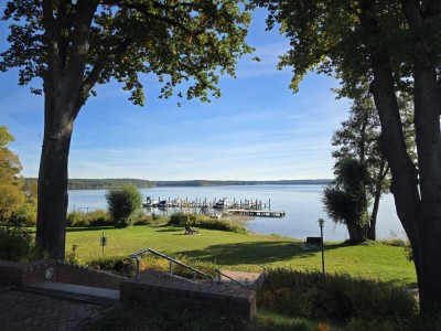Erdgeschoßwohnung mit Terrasse und Carport am Plauer See