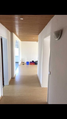 3,5 Zimmerwohnung in Hirschlanden bei Ditzingen