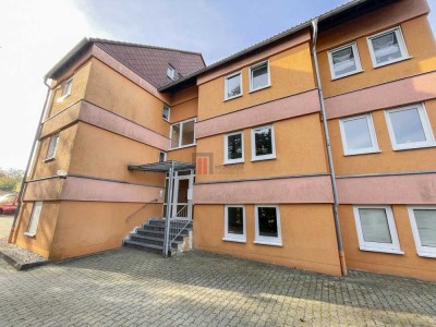 Leerstehende 3-Zimmer-Wohnung mit großem Entwicklungspotenzial, Balkon und Stellplatz