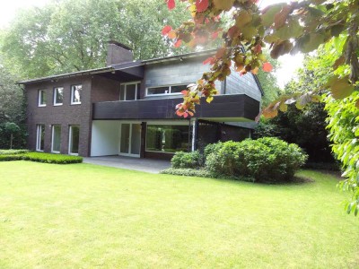 Tolles, freistehendes Einfamilienhaus (Wfl.220qm) mit Garage in top Lage  GE-Horst.