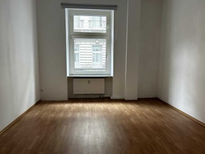 Charmante 1 Zimmer Wohnung ab sofort zu vermieten !