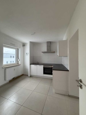 **Besichtigung am 28.10. um 17 Uhr**Großzügige 2-Zimmer-Wohnung mit EBK und Balkon in zentraler Lage