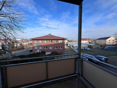 Helle 4-RW – Balkon – PKW-Stellplatz - Tageslichtbad mit Wanne und Dusche