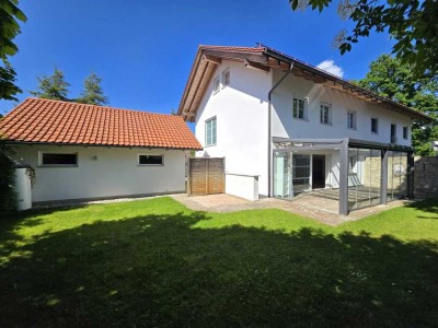 Traumhafte und moderne Doppelhaushälfte in ruhiger Top-Lage in Ottobrunn