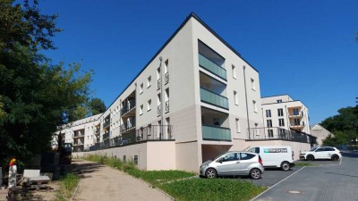 AB SOFORT: Sonnige 3-Raum-Wohnung in zentraler, dennoch grüner Lage