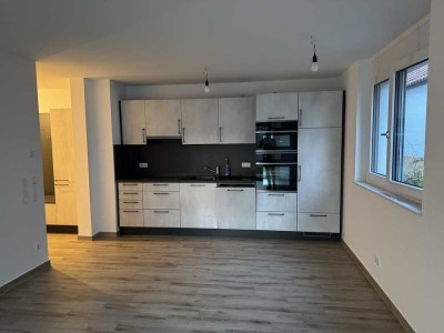 EG Wohnung mit Garten zu vermieten