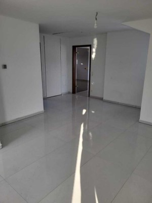 ***Moderne Dachgeschosswohnung mit Studiocharakter***