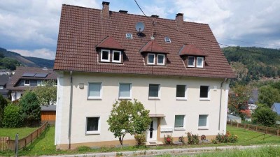 kleine, gemütliche und komplett modernisierte DG-Wohnung in ruhiger, zentraler Lage in Altenhundem