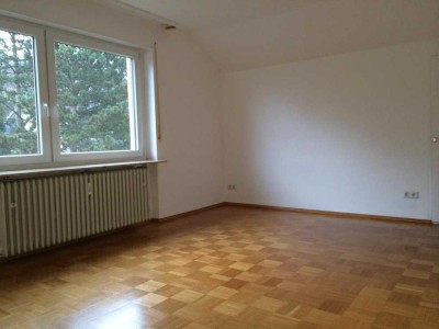 Helle schöne 2,5-Zimmer-DG-Wohnung in Baden-Baden Balg