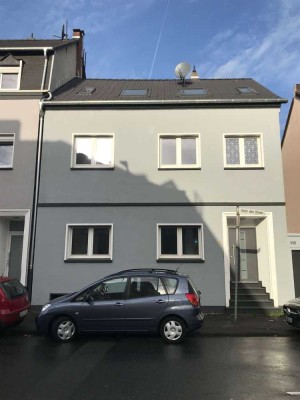 Modernisiertes Single / Pendler / Büro - Apartment (EG Straße)