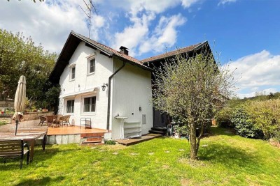 Geräumiges Einfamilienhaus mit großem Garten in Saulburg-Gemeinde Wiesenfelden