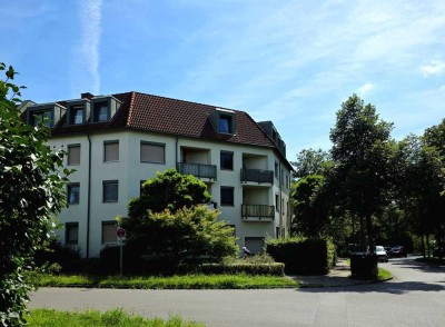Sonnige 2ZKB-Gartenwohnung mit viel Potential – Großes Wohnzimmer, Südterrasse in Bobingen