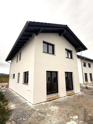 Gemütliches, seniorengerechtes Einfamilienhaus / Haus - Neubau - Provisionsfrei