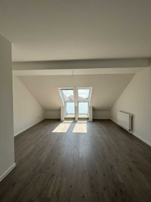 Neubau!  3-Zimmer-Dachgeschosswohnung mit Balkon