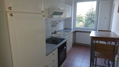 Ruhige Lage im Zentrum - 200 m neben der FH gelegen - Parkplätze vor der Haustüre