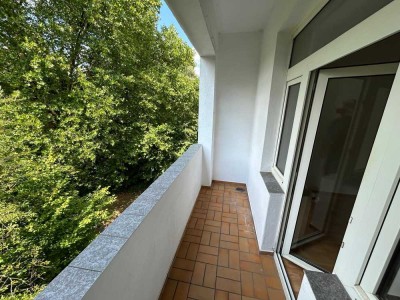 Schöne 80m² 2 Zimmer Wohnung mit Mansardenzimmer in DO-Hörde
