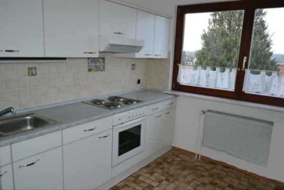 Attraktive und modernisierte 2,5-Raum-DG-Wohnung mit geh. Innenausstattung mit EBK in Neuhof/Zenn