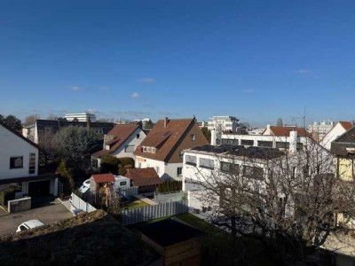 Erstbezug nach kompletter Renovierung 2,5 Zimmer-Wohnung im 2. OG mit Balkon und Garage in Ostfilde