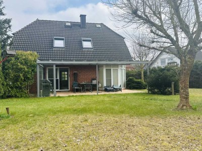 Helles und freundliches Einfamilienhaus in Sackgassenlage, umgeben von Wiesen und Wäldern!