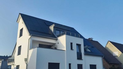 Herrliche 2-Zimmer Neubauwohnung mit Terrasse und Einbauküche in 3-Familienhaus