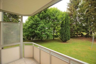 3-Raumwohnung mit Dusche und Fenster im Bad