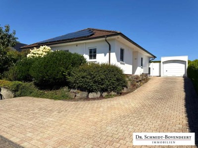 Gepflegter, moderner Bungalow mit PV-Anlage, Wärmepumpe und tollem Grundstück!
