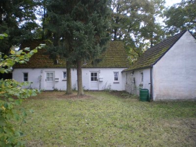 Charmantes,sanierungsbedürftiges 5 1/2 Zimmer Landhaus am Ende einer Sackgasse in Ahrensburg-Ost