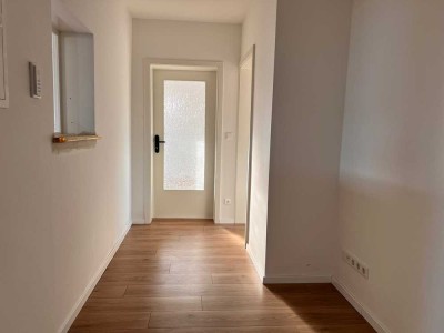 Helle Wohnung 1.OG mit Balkon in Zweifamilienhaus