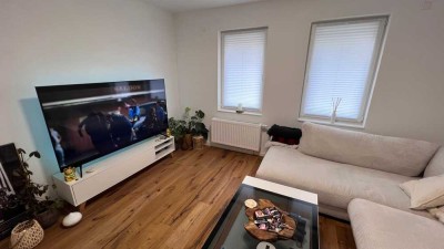 Kernsaniert Luxuriöse 3-Zimmer-Wohnung im EG in Stuttgart-Münster mit Garten